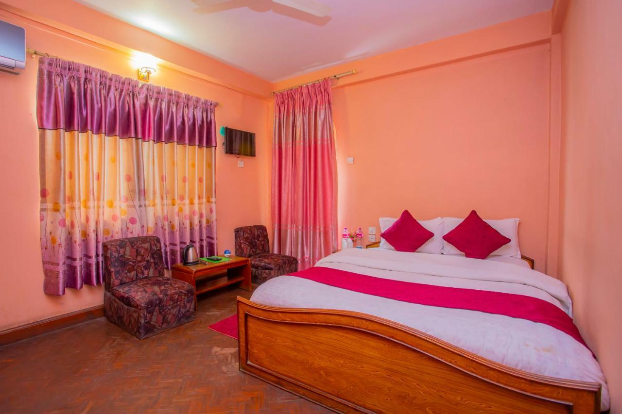 Spot On 445 New Hotel Natureland Pokhara Kültér fotó
